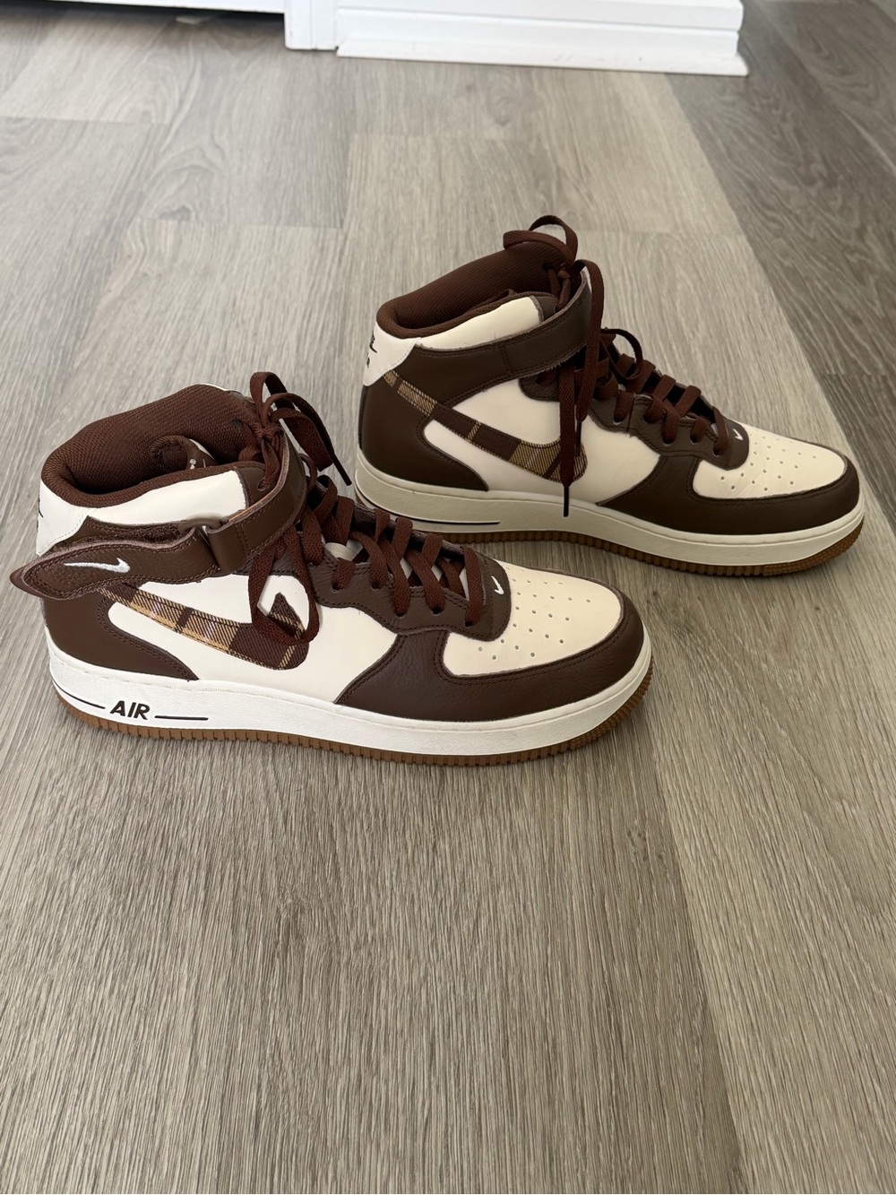 Nike Air Forcé 1 Mid ‘07 LX Men’s High-Top Sneakers Size 11 - Picture 2 of 6